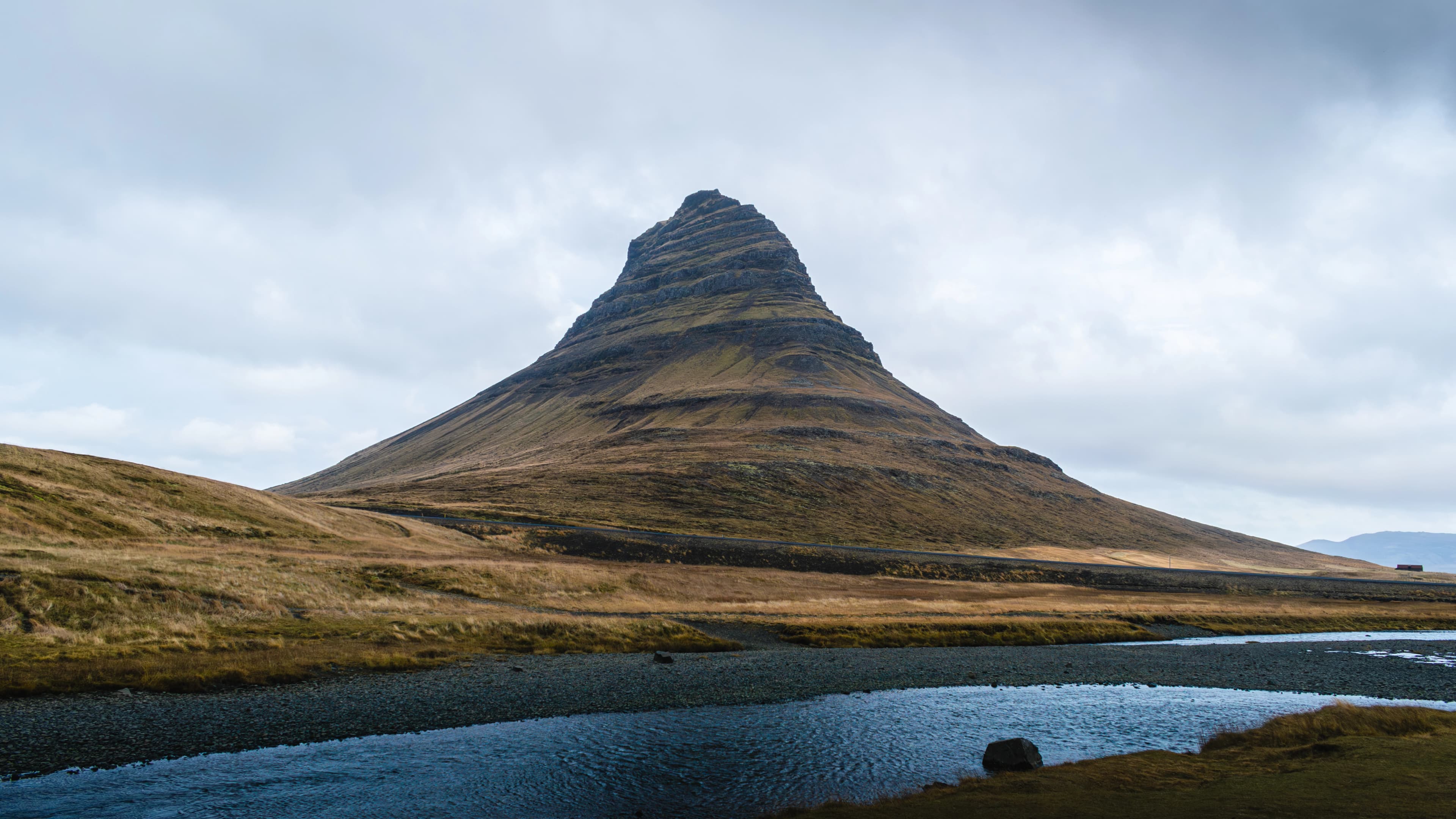 Kirkjufell & River thumbnail