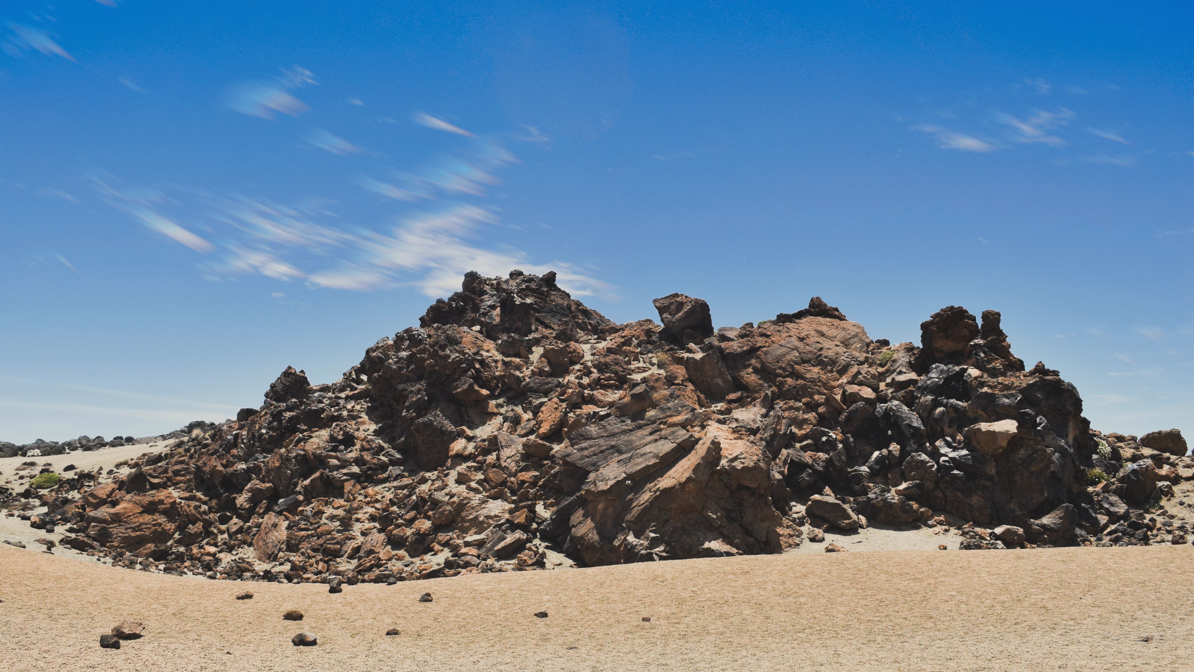 Rock formation in the Tenerife Desert thumbnail